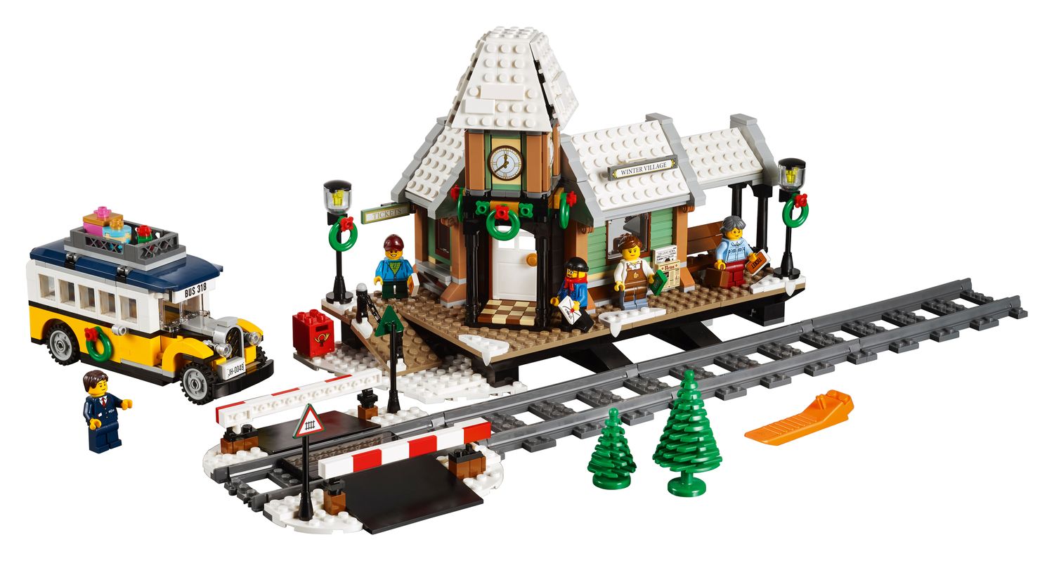 LEGO® 10259 Winter Village Station — собранная модель